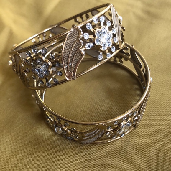 Set of 2 gold colored broad bangles - Picture 5 of 6